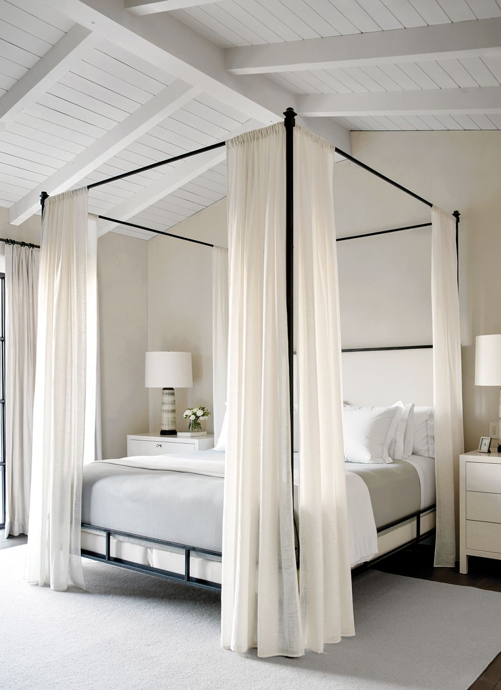 Canopy bed curtain ideas elledecor