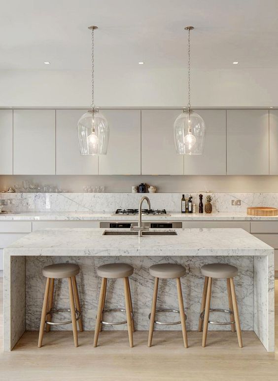 Marble Kitchen via DeRoseeSa