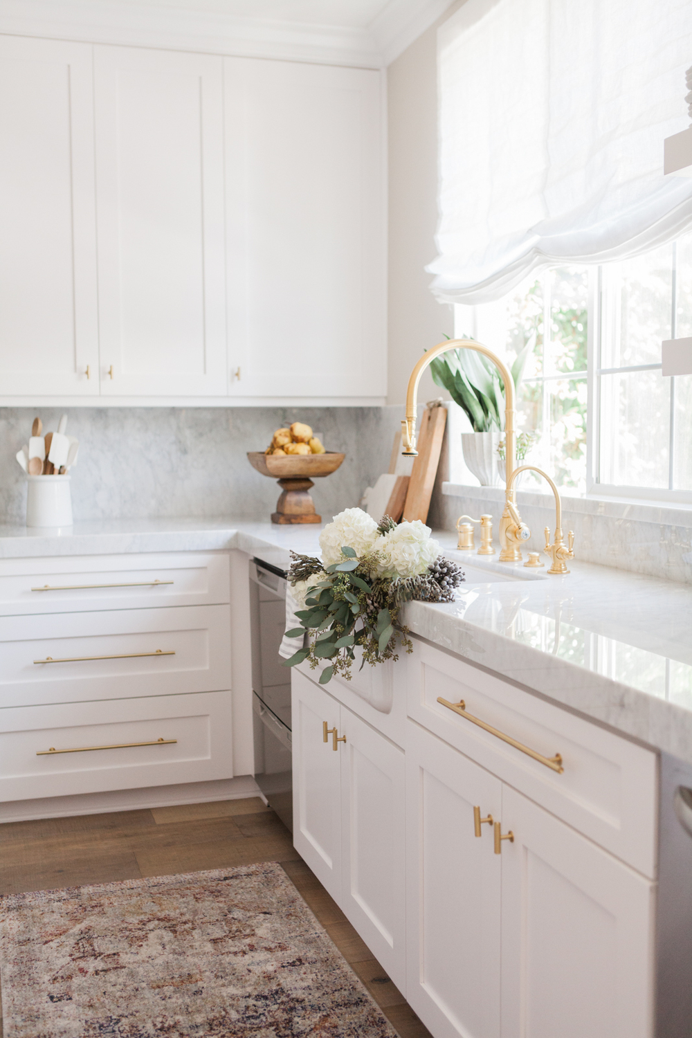 50 Gorgeous Marble Kitchen Design Ideas   Marble Kitchen Nicoledavisinteriors.com2  