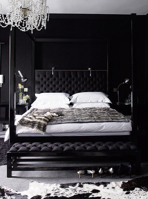 Black Wall Interior coordinate black headboard