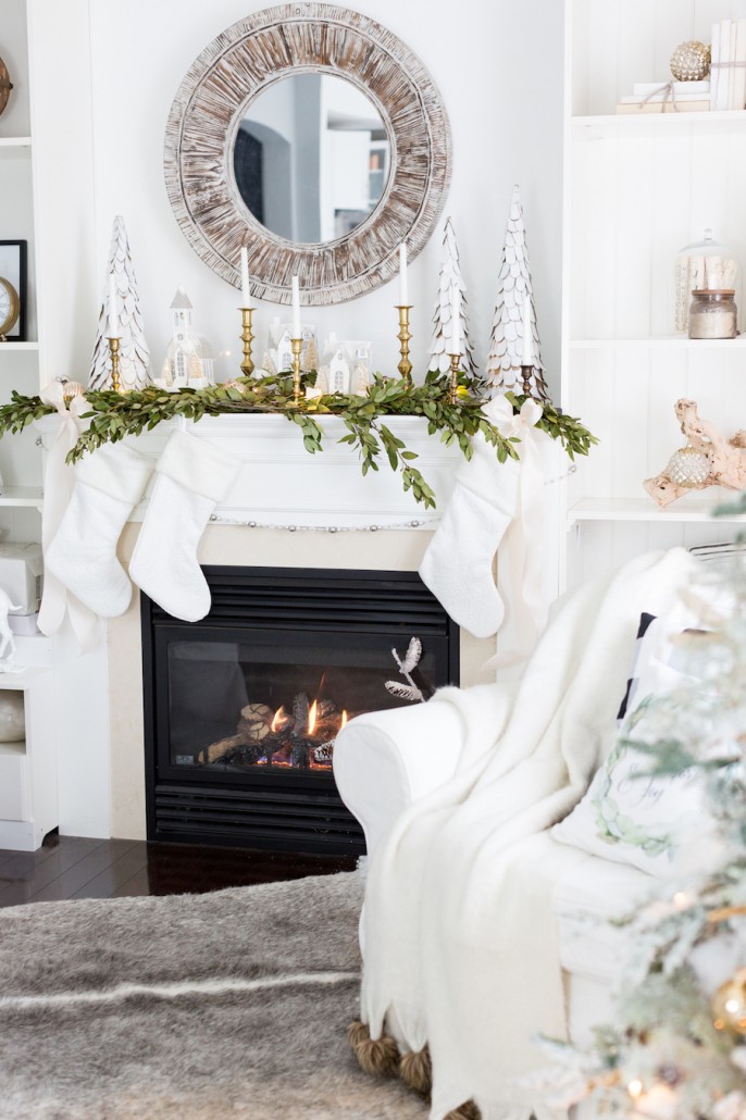 10 Incredible Christmas Home Tours To Inspire You!