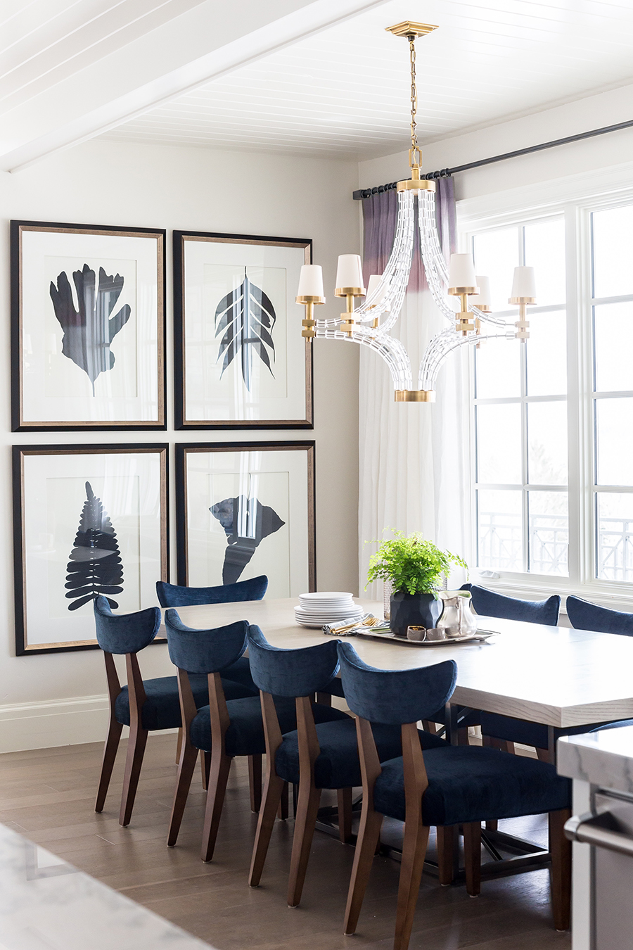 Dining Room via Emily Jackson / The Ivory Lane