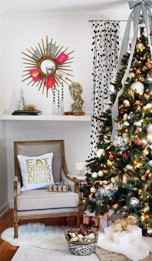 Modern Gold Decor Christmas Tree