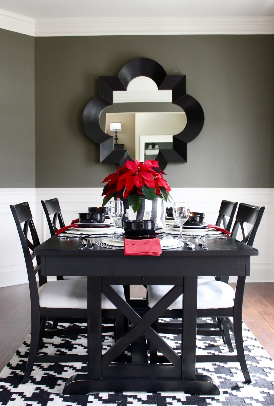 Easy Christmas Decor: Red Poinsettias in the Dining Room for Christmas