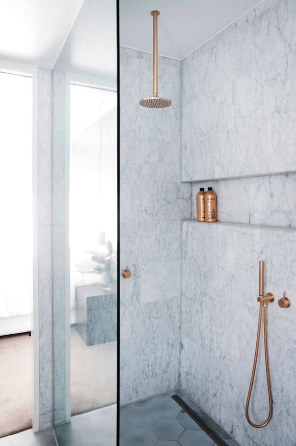 18 Gorgeous Marble Bathrooms with Brass & Gold Fixtures