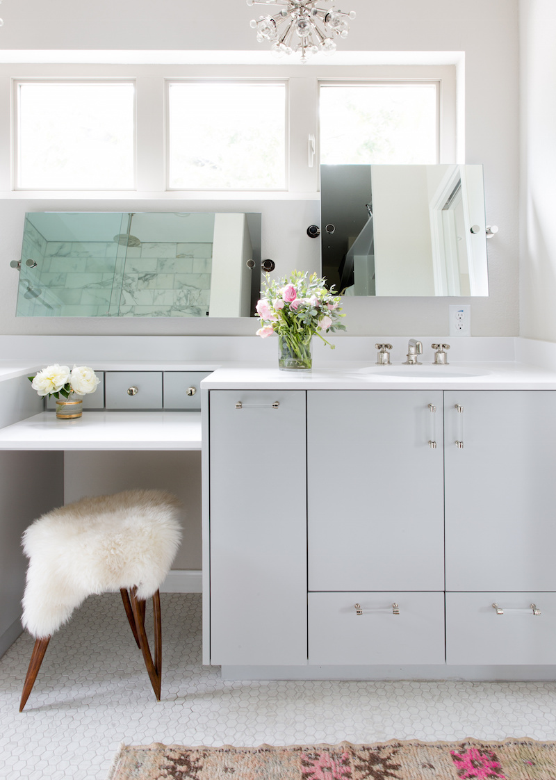 Claire Zinnecker Fur stool in a White bathroom