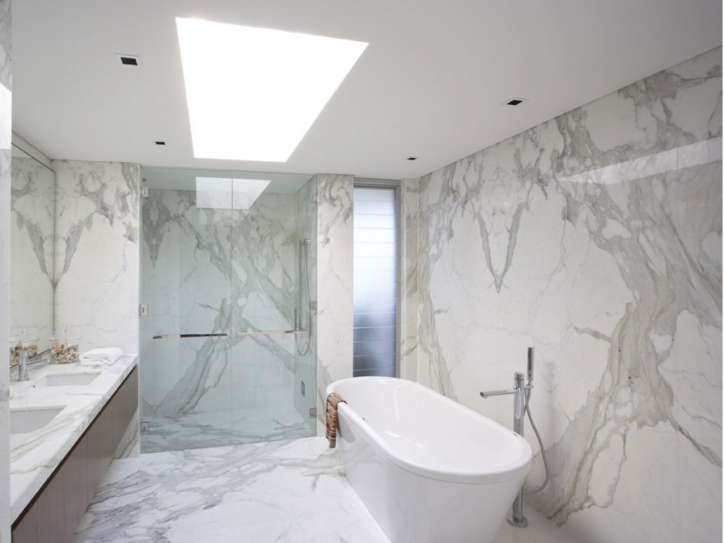 34 Stunning Marble Bathrooms with Silver Fixtures