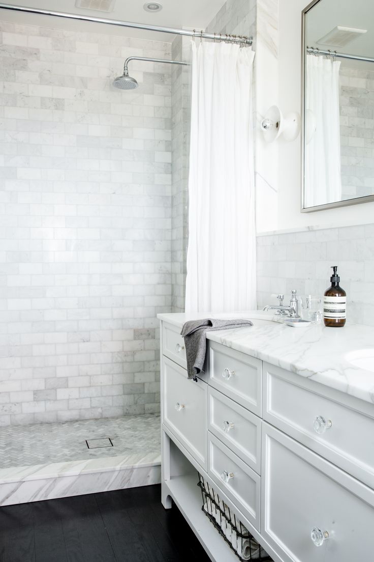 Marble Subway Tiling in Shower