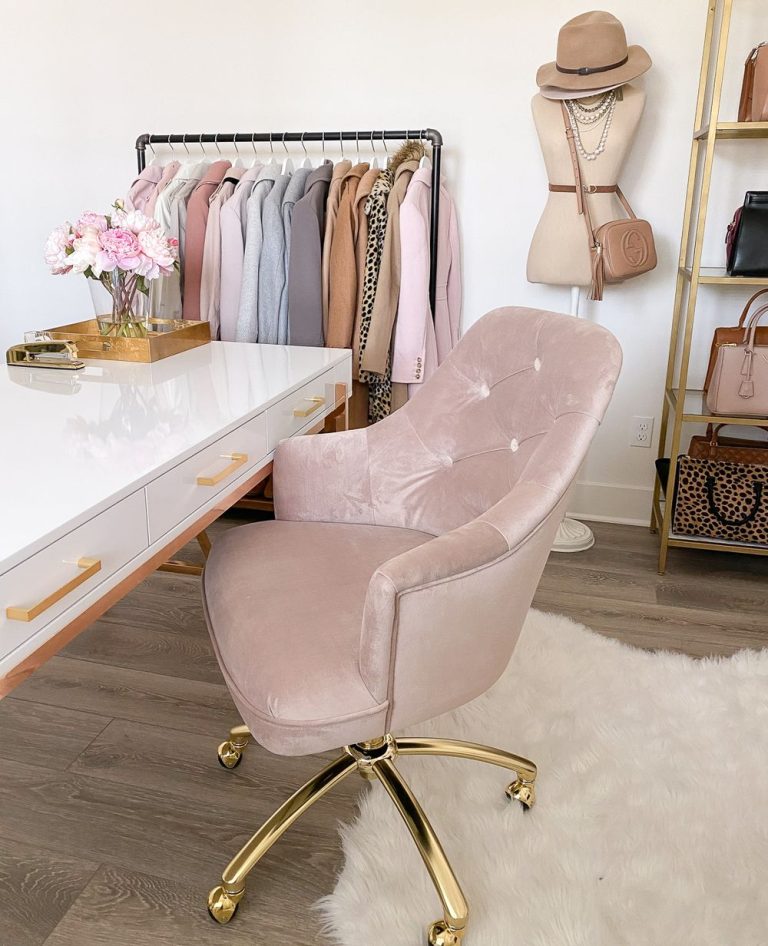 10 Pink and Gold Home Office Decor Ideas