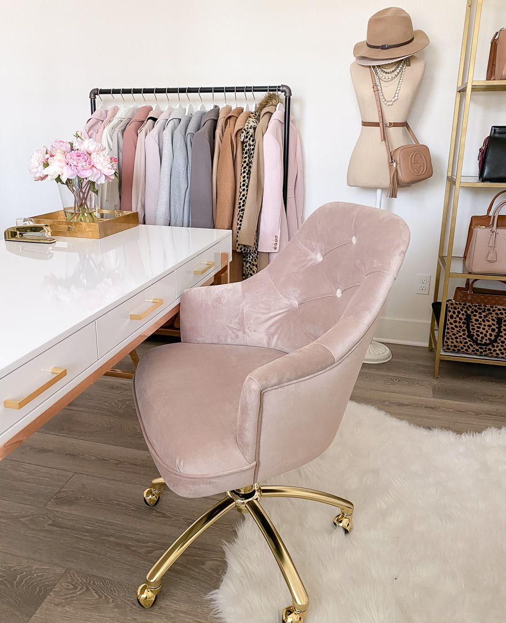 Pink and Gold Home Office Decor Ideas anniemaithai