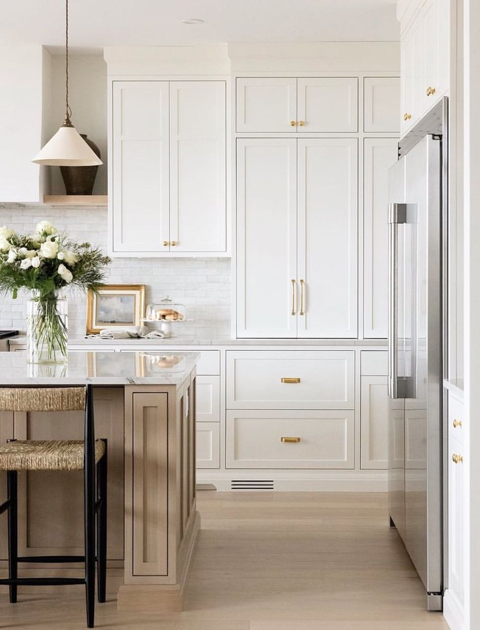 White and gold kitchens design