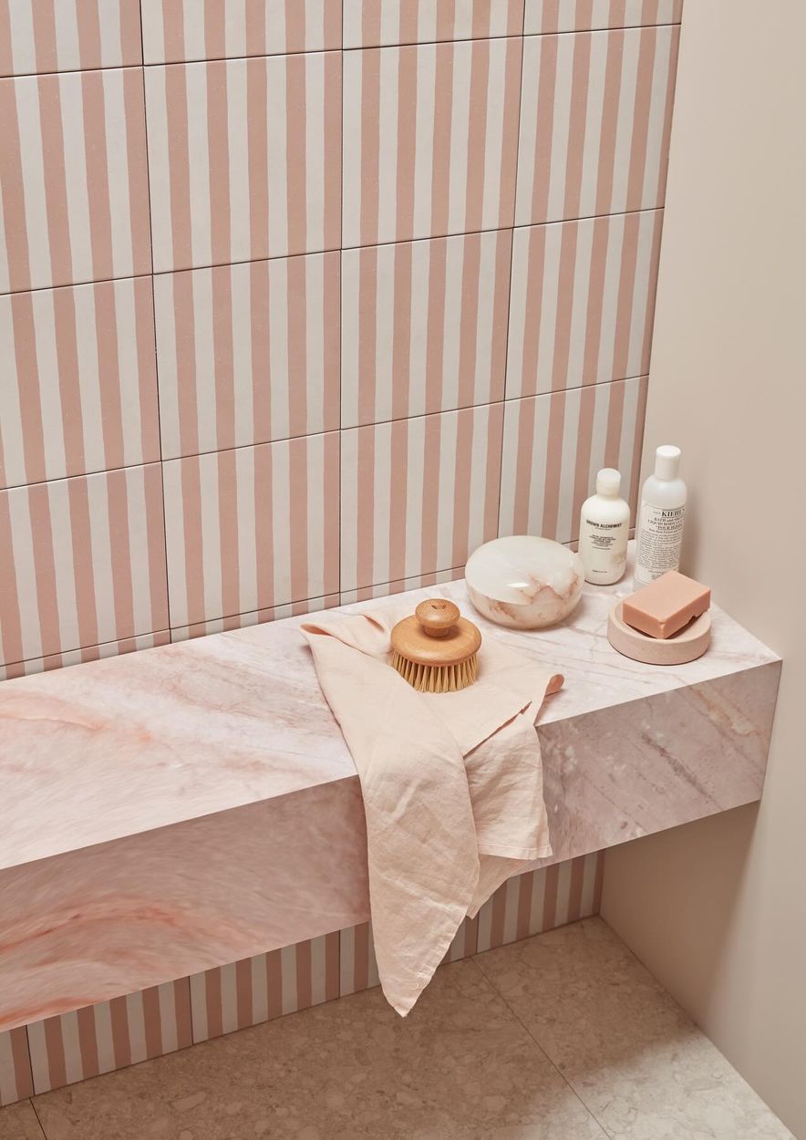 Pink bathroom tile idea 