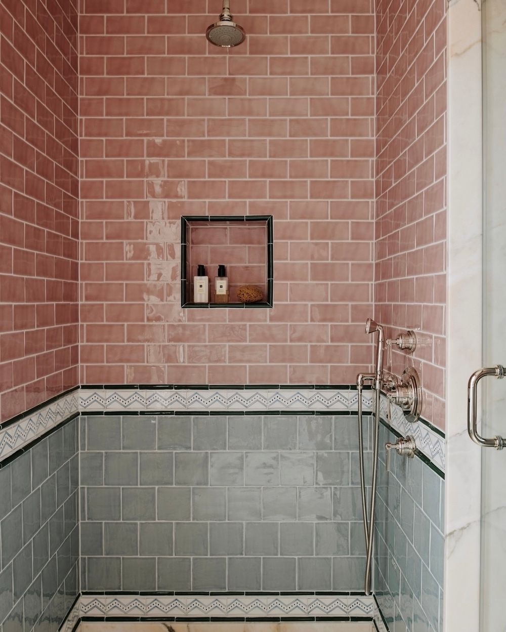 Pink bathroom tile idea 
