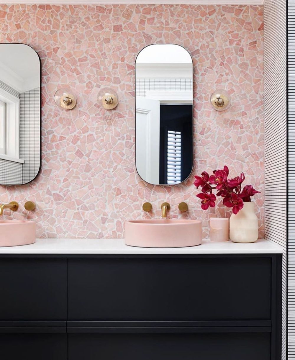 Pink bathroom tile ideas 