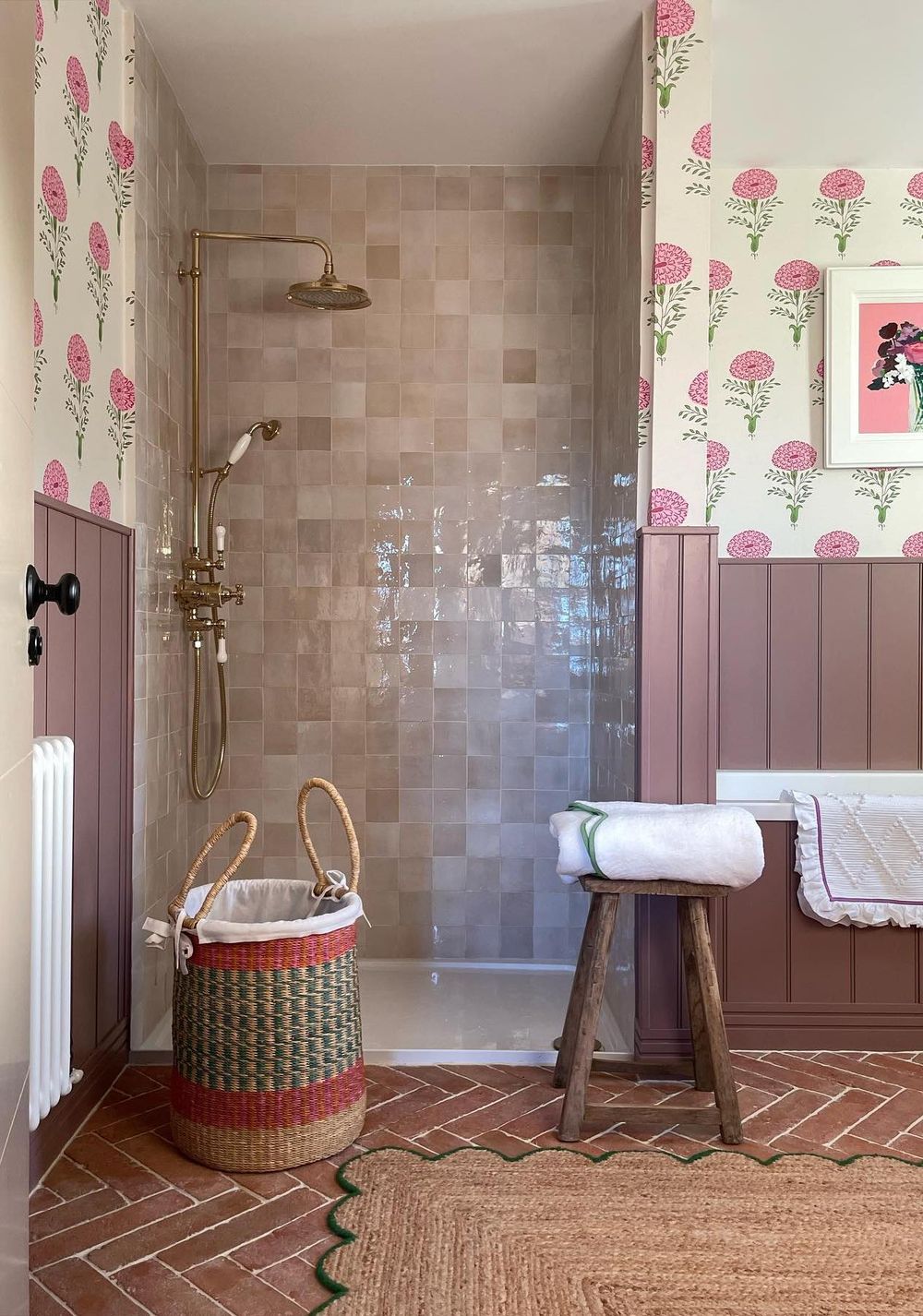 Pink bathroom tile ideas 