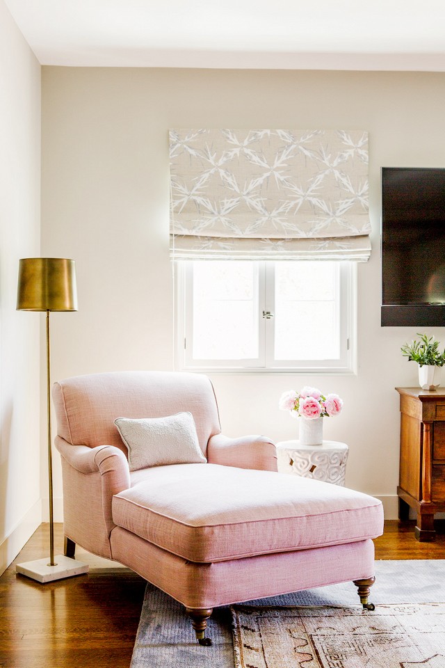 Pink chaise lounge in living room