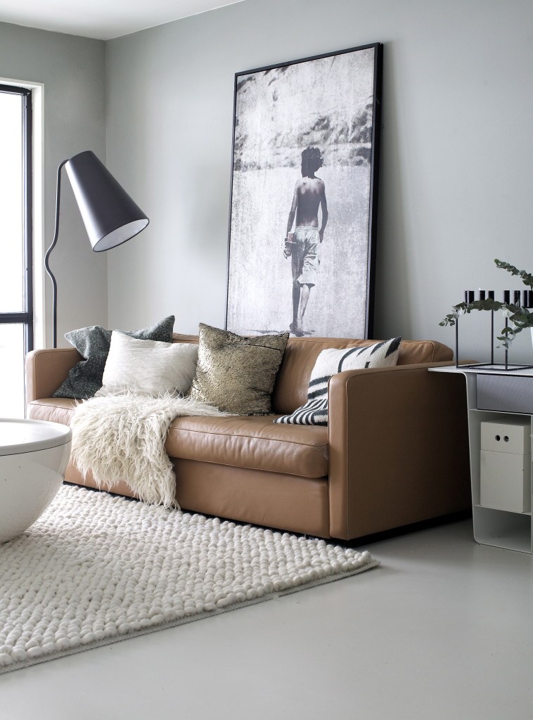 10 Beautiful Brown Leather Sofas, Light Grey Carpet Brown Sofa