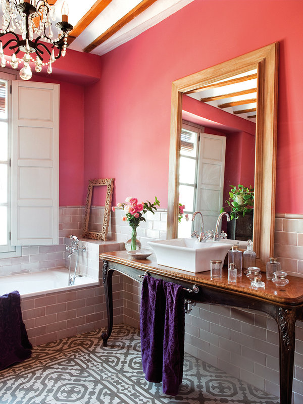 Vintage wood vanity in bathroom via Nuevo Estilo