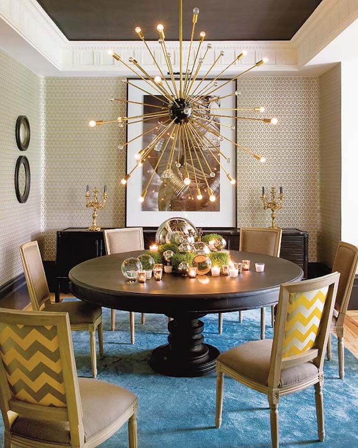 Traditional dining room with sputnik chandelier