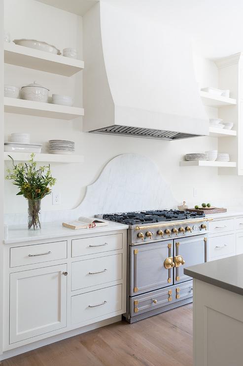 10 Lovely Kitchens With Open Shelving, White Kitchen Open Shelving