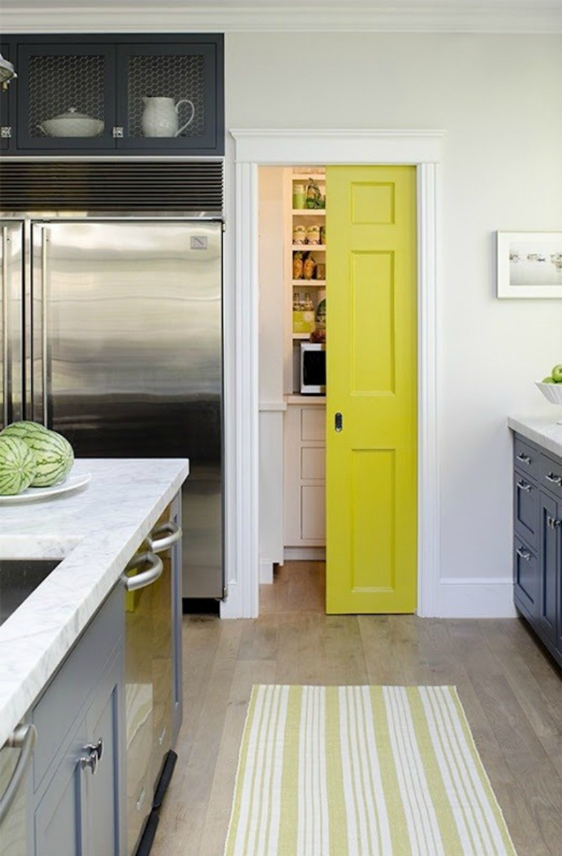 12 Amazing Ideas for Colorful Interior Doors
