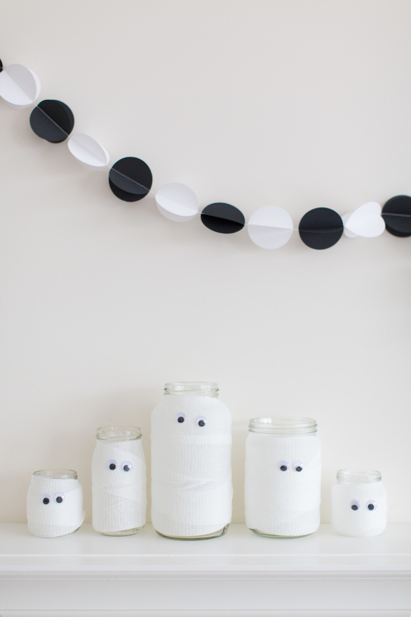 DIY Black And White Halloween Garland