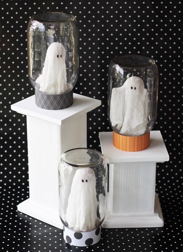 Ghosts In A Jar Halloween Craft DIY