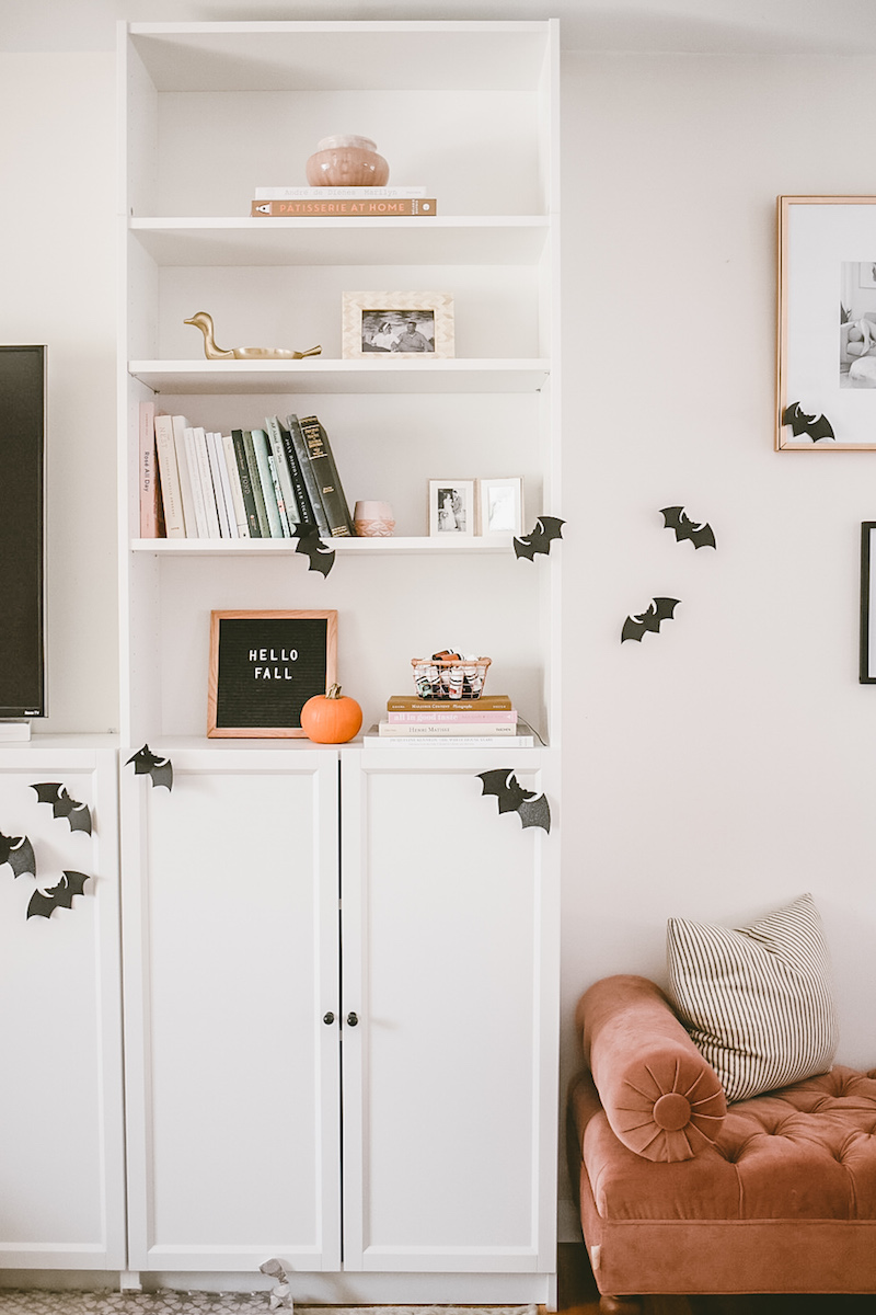 Halloween Decor Ideas: Paper Bats On Wall Via Mama Notes