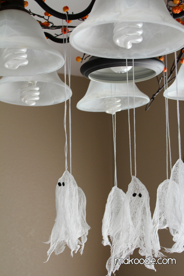 Mini Hanging Ghosts DIY Halloween Decor Projects