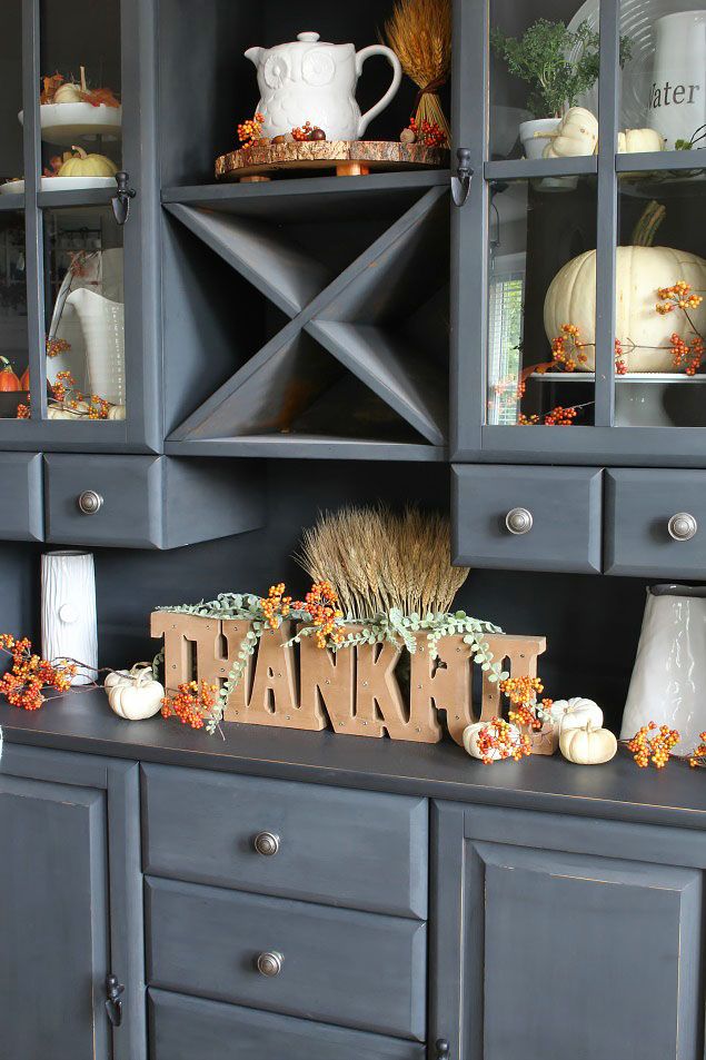 Thanksgiving Dining Room Decor via cleanandscentsible