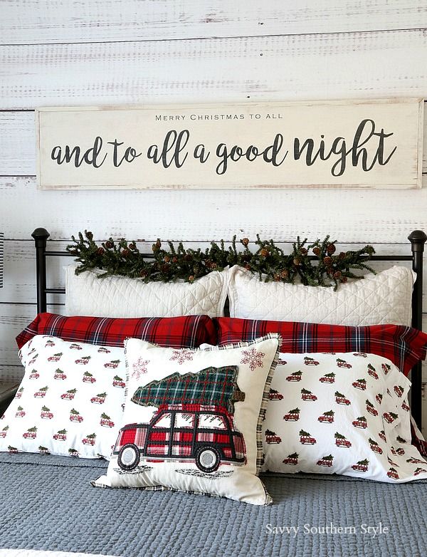 Christmas Bedroom Decor via savvysouthernstyle