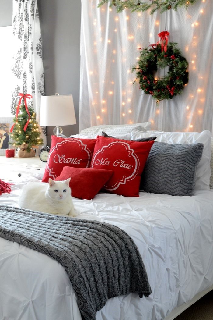 Christmas Bedroom String Lights Decor via thefrugalhomemaker