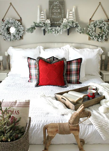 25 Christmas Bedroom Decor Ideas for a Cozy Holiday Bedroom! - Festive Christmas BeDroom Decor Via Nestingblissfullyinteriors