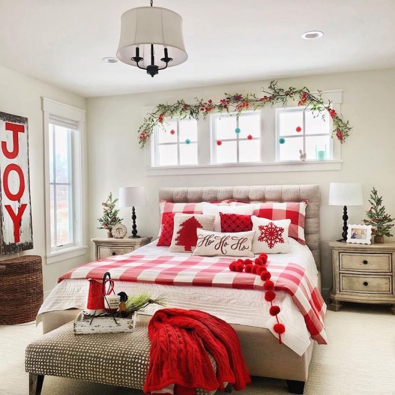 25 Christmas Bedroom Decor Ideas for a Cozy Holiday Bedroom!