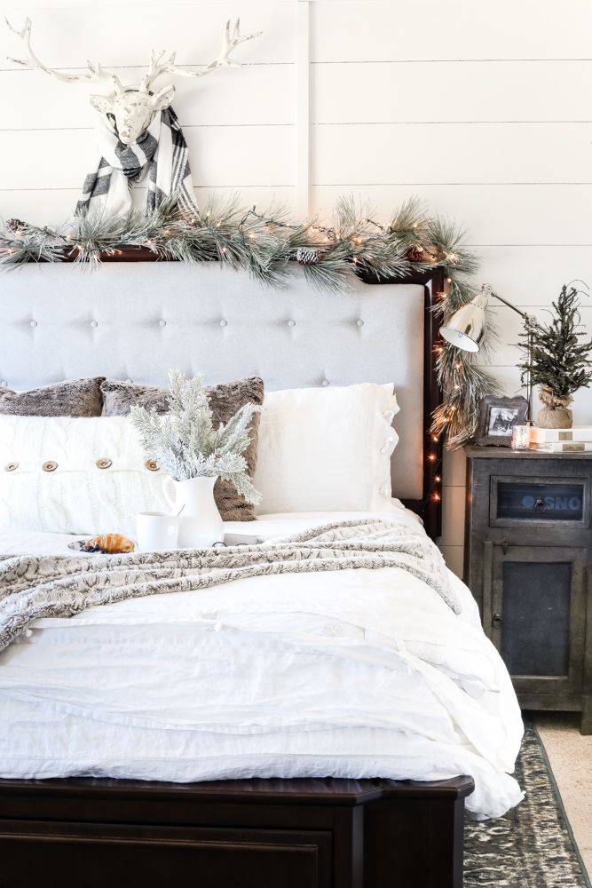 25 Christmas Bedroom Decor Ideas For A Cozy Holiday Bedroom