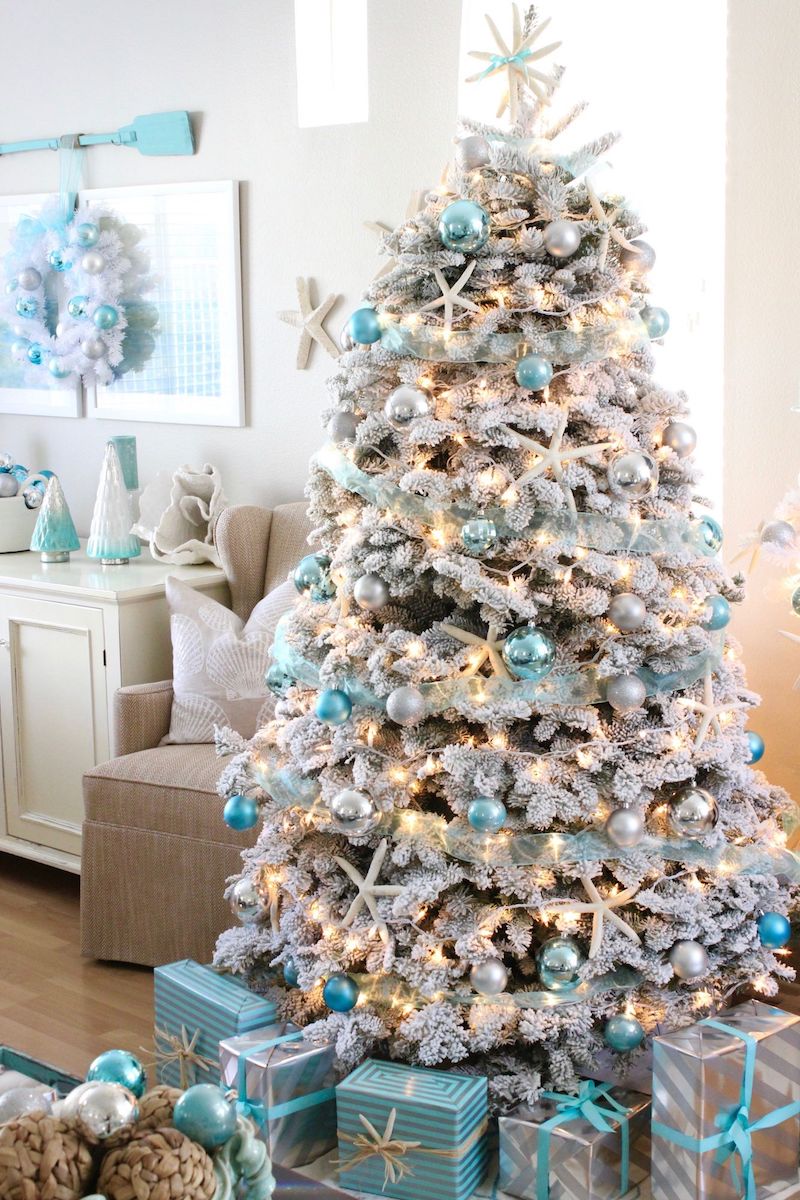 Beachy Christmas Tree decor via breezy-designs