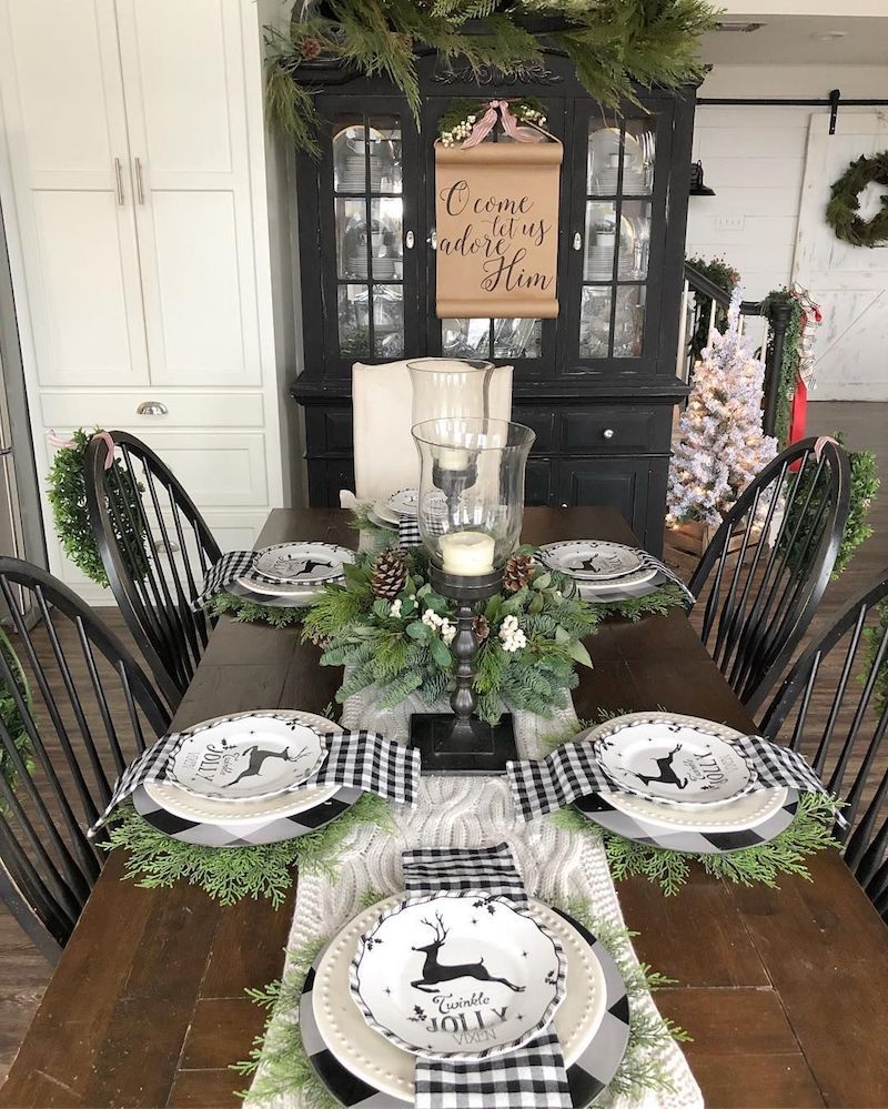 21 Festive Christmas Tablescape Decor Ideas