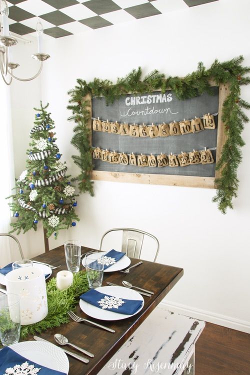 Christmas Dining Room Advent Calendar via notjustahousewife #ChristmasDecor #ChristmasDiningRoom