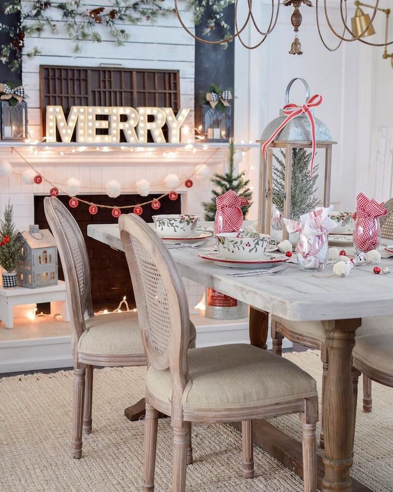 Christmas Dining Room Mantel Decor via @foxhollowcottage #ChristmasDecor #ChristmasDiningRoom