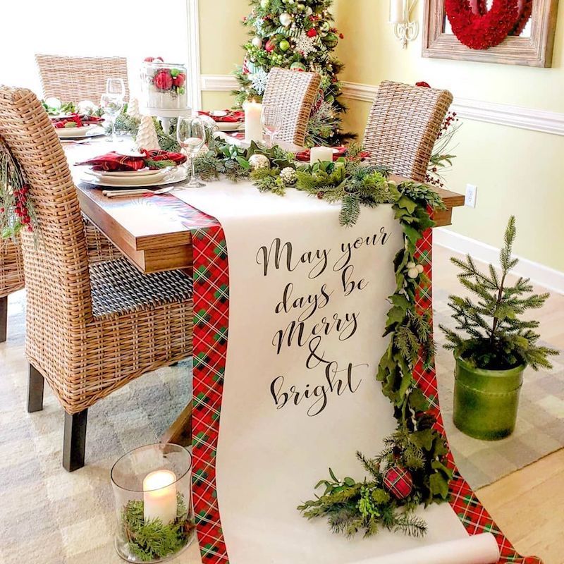 Christmas Tablerunner via @asimplystylednest