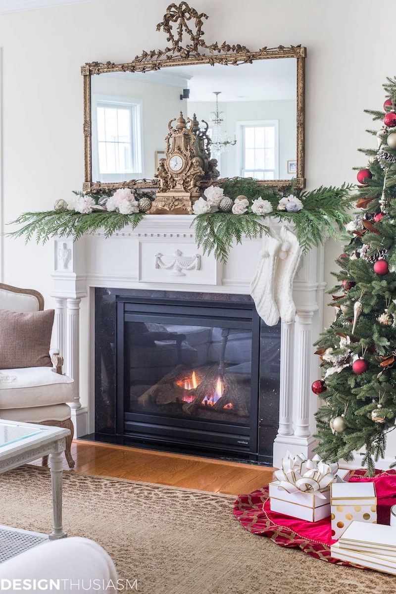 19 French Country Christmas Decor Ideas   Christmas Tree With French Mantel Via Designthusiasm 