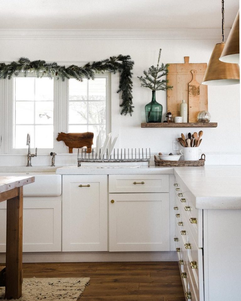 25 Inspiring Farmhouse Christmas Home Decor Ideas You Need to See