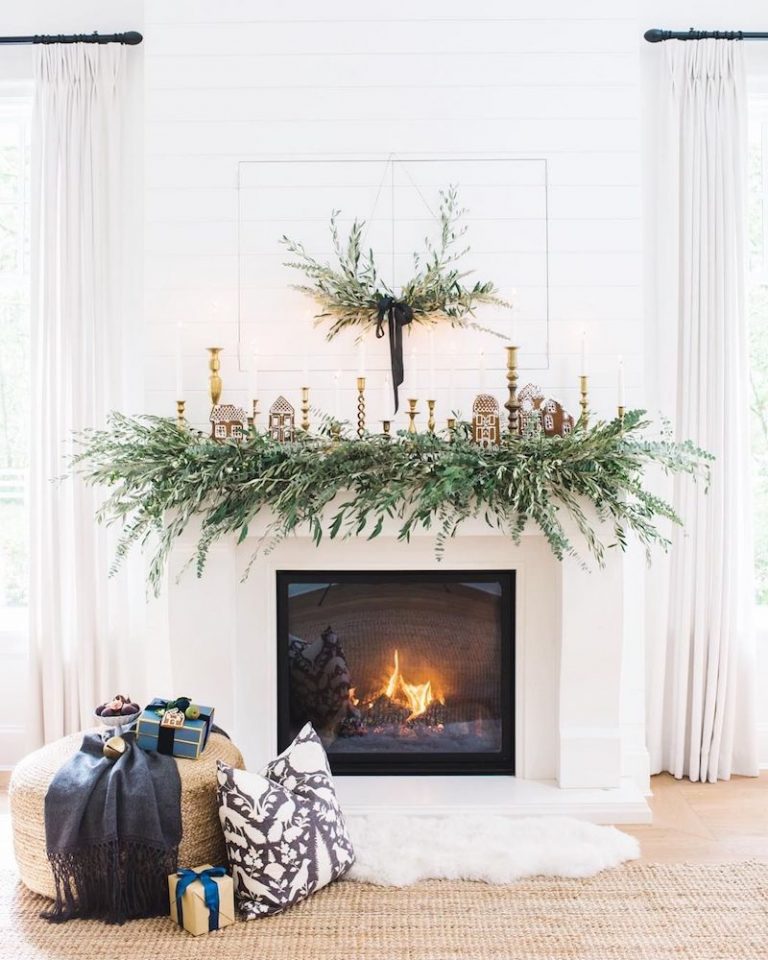 23 Christmas Fireplace Mantel Decor Ideas