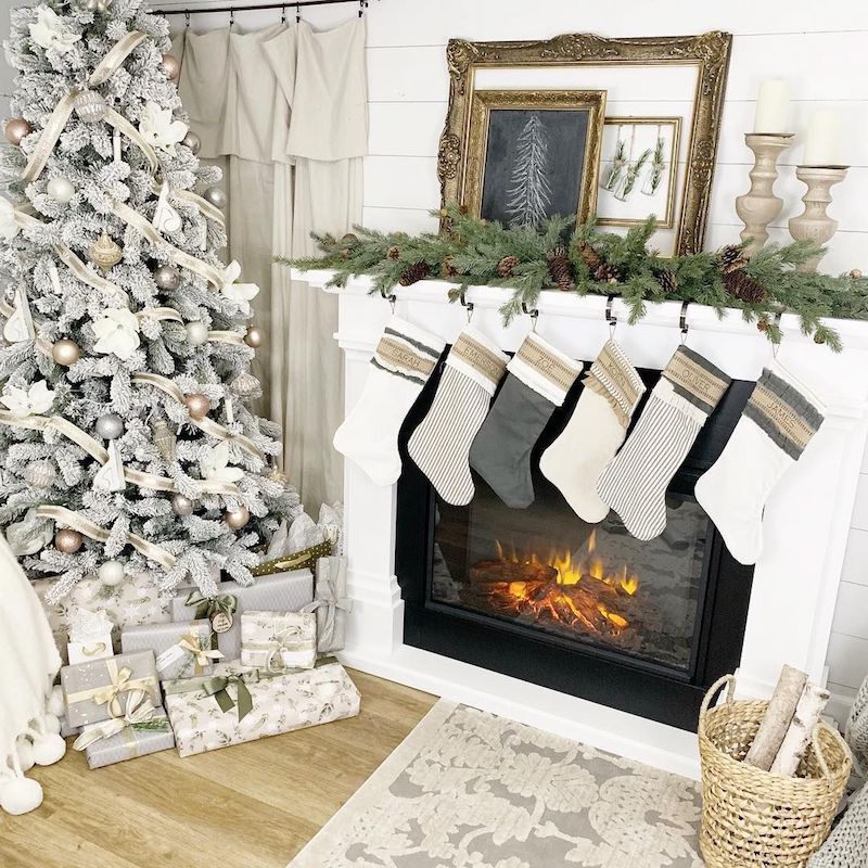 Gold Mirrors on Farmhouse Christmas Mantel via @dreamingofhomemaking