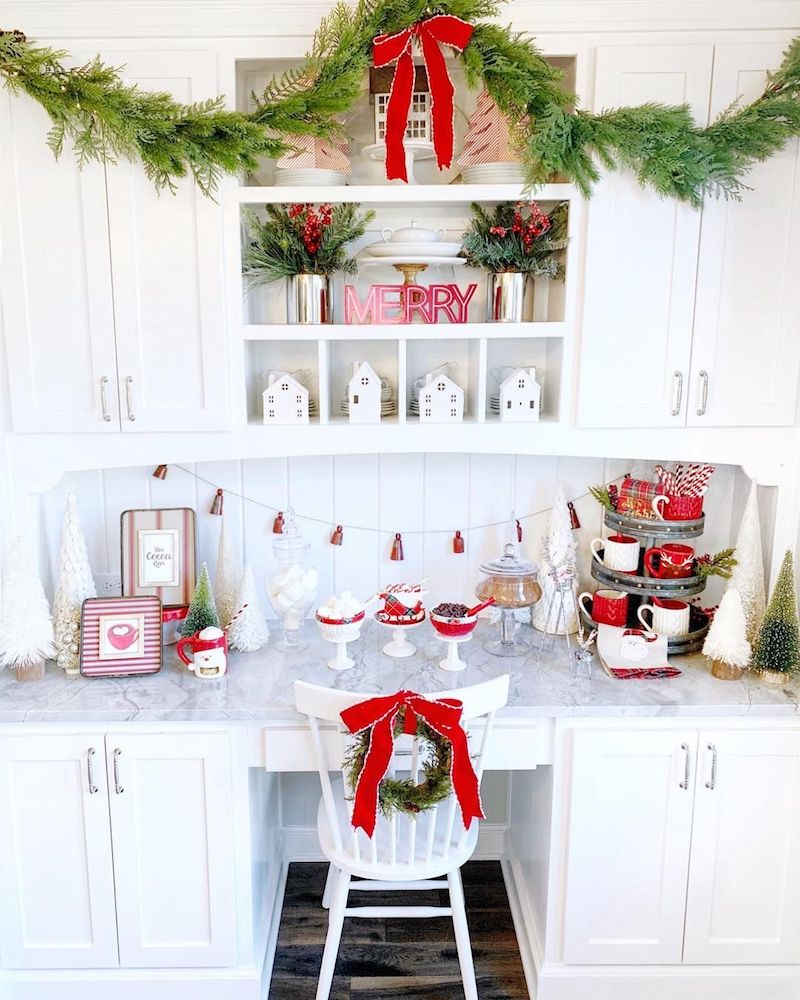 Hot cocoa bar in the kitchen via @mytexashouse #HotCocoaBar