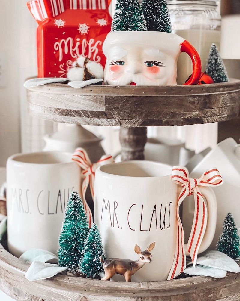 Mr and Mrs Claus Cups on a Tiered Tray via @lovebeautyfarm #HotCocoaBar