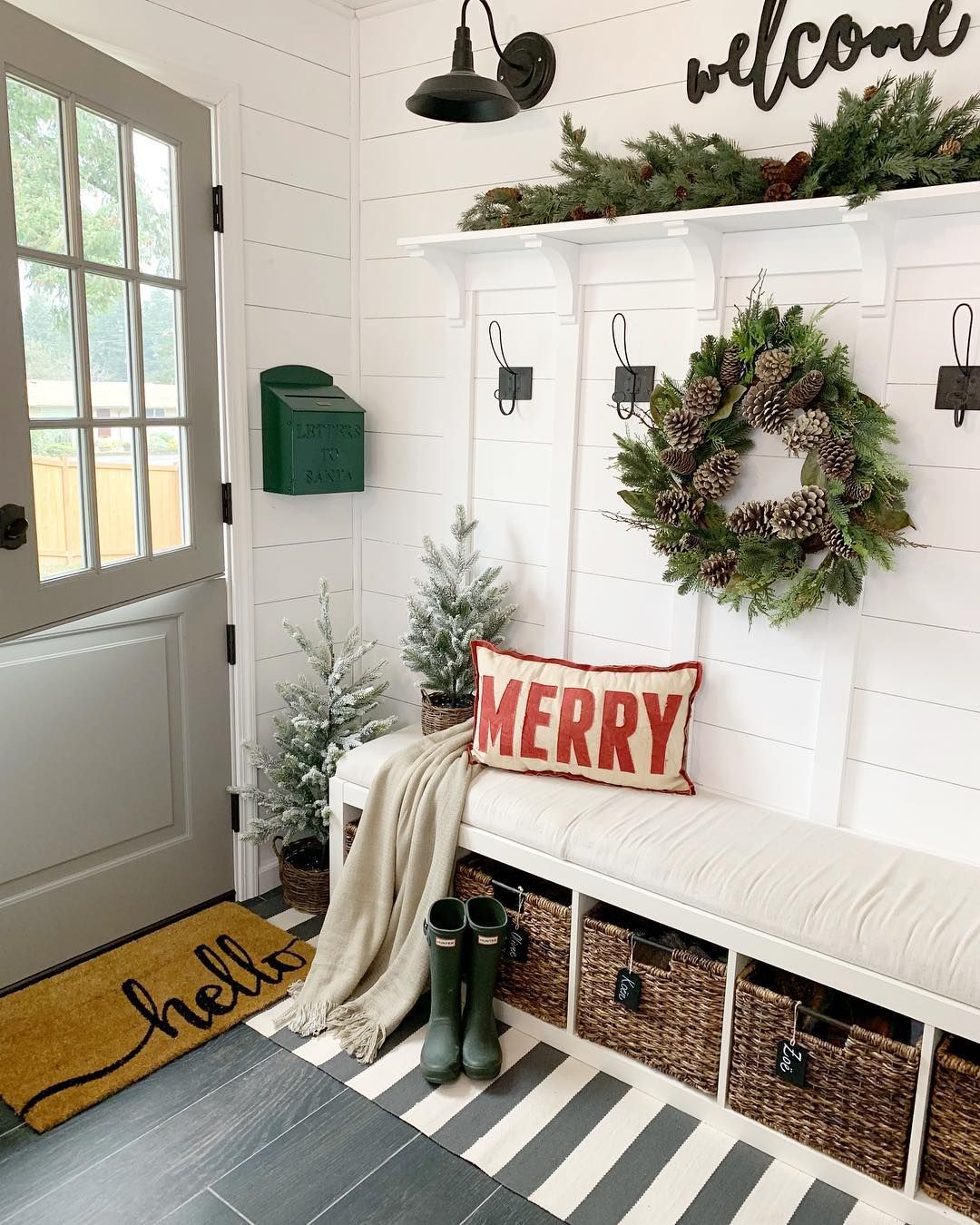 19 Amazing Christmas Entryway Ideas Farmhouse Style More 