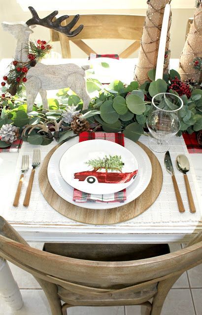 Plaid Christmas Table Setting via Nestingblissfullyinteriors