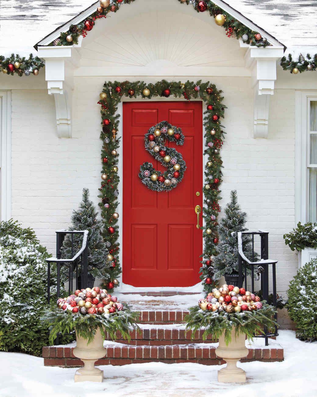 17 Christmas Porch Front Door Decorating Ideas   Red Front Door Christmas Decor Via Marthastewart 