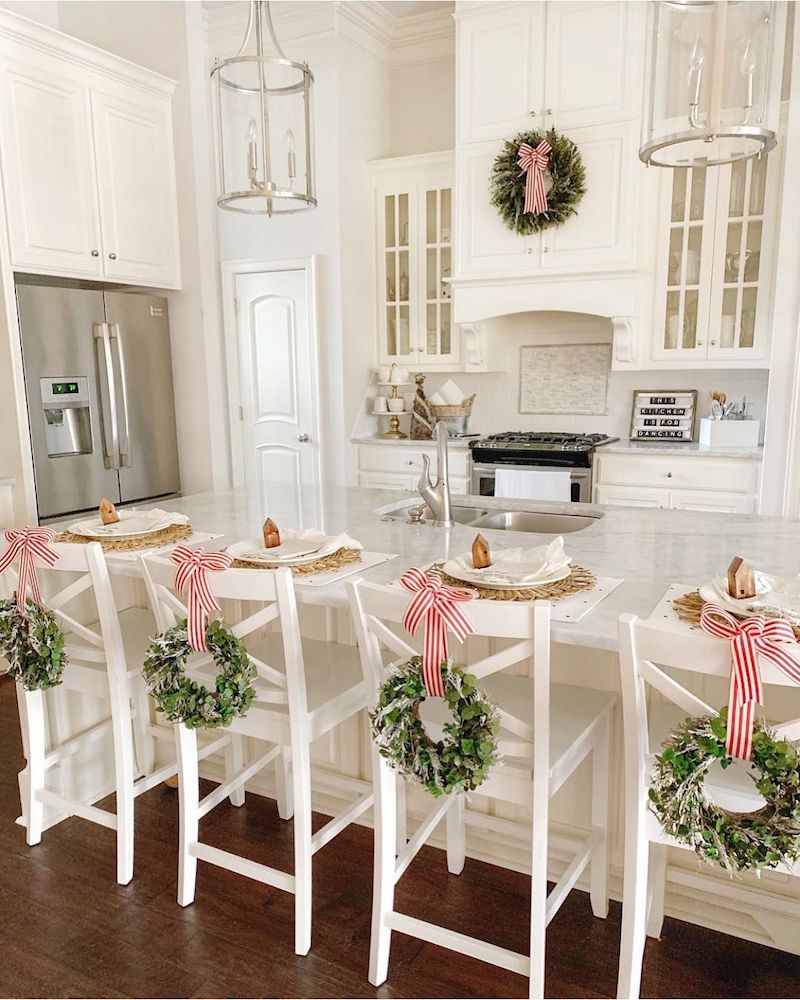 Ribbons and Wreaths Christmas Kitchen via @heatherbuglane